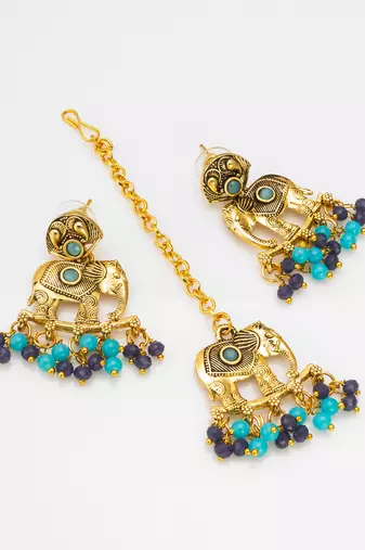 Gold plated necklace set with pair of earring & mangtikka