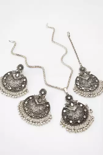 Latest trendy silver plated oxidised long chained jewellery set