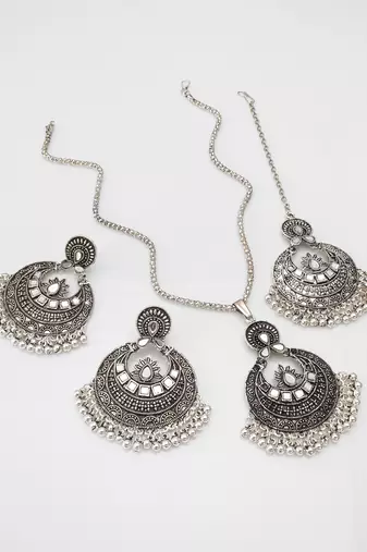 Latest trendy silver plated oxidised long chained jewellery set