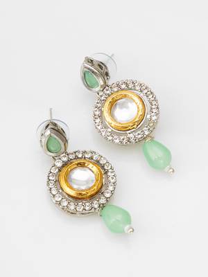 Green color handmade kundan moti mala jewellery set with pair of earrings 3
