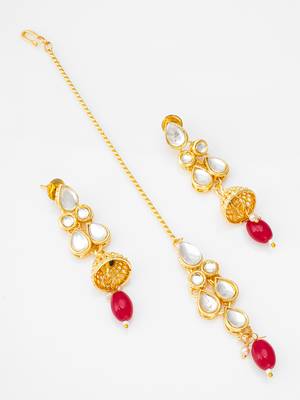 Gold plated kundan stone studded jewellery set with pair of earring and mangtikka 3