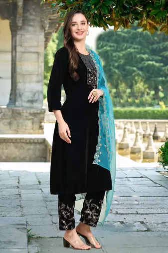 Trendmalls Teal Velvet Embroidery Kurta Pant with Dupatta