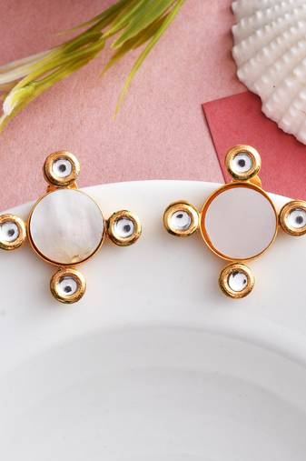 Kundan stud earrings