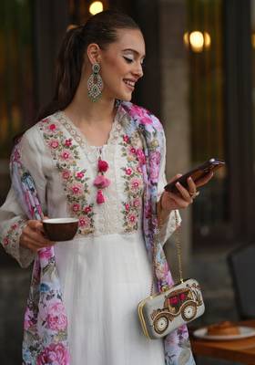  White Chanderi Fabric Embroidered work Straight cut Kurta  Pant and Dupatta Set 2