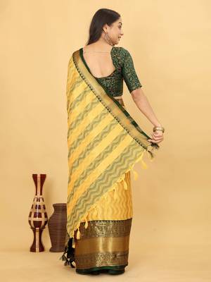 Yellow Jacquard Cotton Silk Woven Saree With Blouse Piece 2