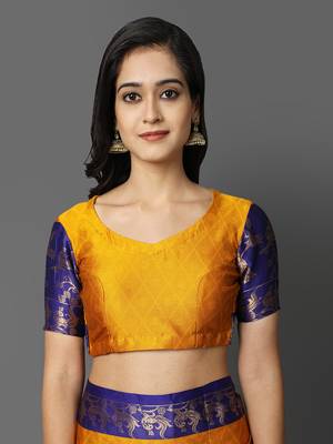 Gold Jacquard Cotton Silk Woven Saree With Blouse Piece 4