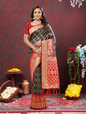 Women's latest design green color bandhani patola silk saree with blouse piece 1