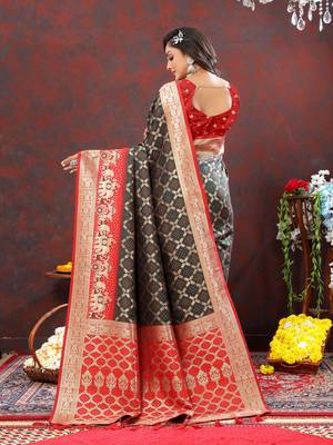 Women's latest design green color bandhani patola silk saree with blouse piece 3