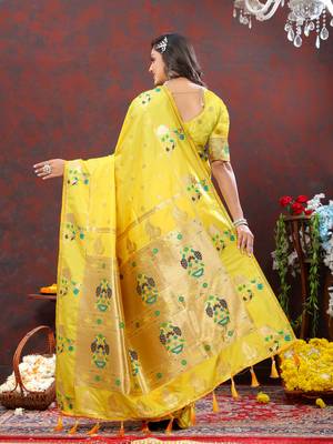 Women's latest design lightyellow color paithani silk saree with blouse piece 3