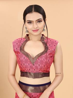 Light Pink Woven Checks Work Cotton Silk Dharmavaram Saree 3