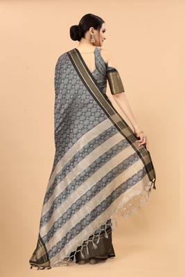Grey Woven Checks Work Cotton Silk Dharmavaram Saree 2