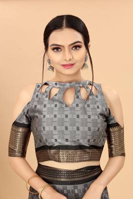 Grey Woven Checks Work Cotton Silk Dharmavaram Saree 4