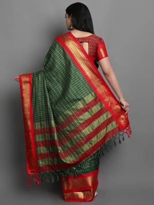 Green Woven Cotton Silk Dharmavaram Silk Blend Saree With Blouse 2