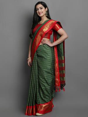 Green Woven Cotton Silk Dharmavaram Silk Blend Saree With Blouse 3