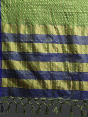 Dark Green Woven Cotton Silk Dharmavaram Silk Blend Saree With Blouse 4