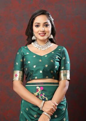 Dashing Green Soft Paithani Silk Blend Saree With Gold Zari Weaving Motifs And Rich Zari Weaving Pallu 4