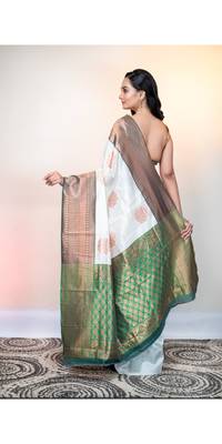 Offwhite banarasi soft silk saree with jacquaed border 3