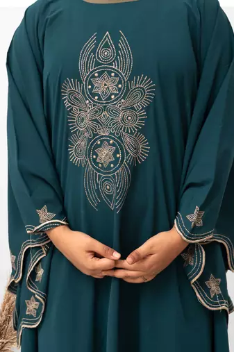 Round Border Embroidery Kaftan Abaya in Ramagreen Color With Hijab