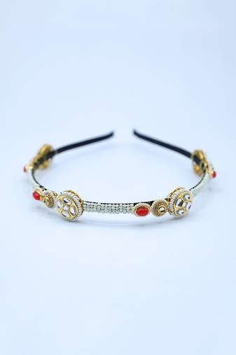 Beaded Hairband With Kundan