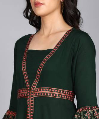 Ftdiva women rayon paisley print anarkali kurta in green 4