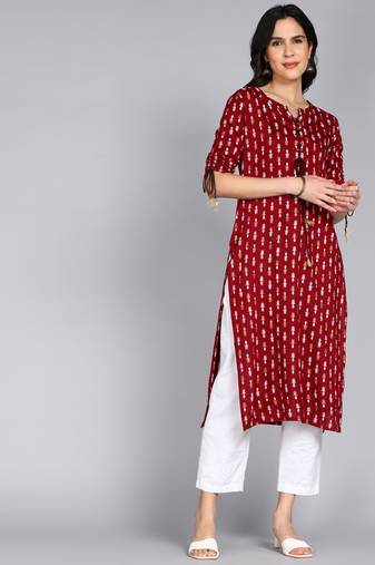 Ftdiva women rayon paisley straight kurta in maroon
