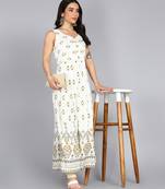 women rayon frontslit floral printe flared kurta in white