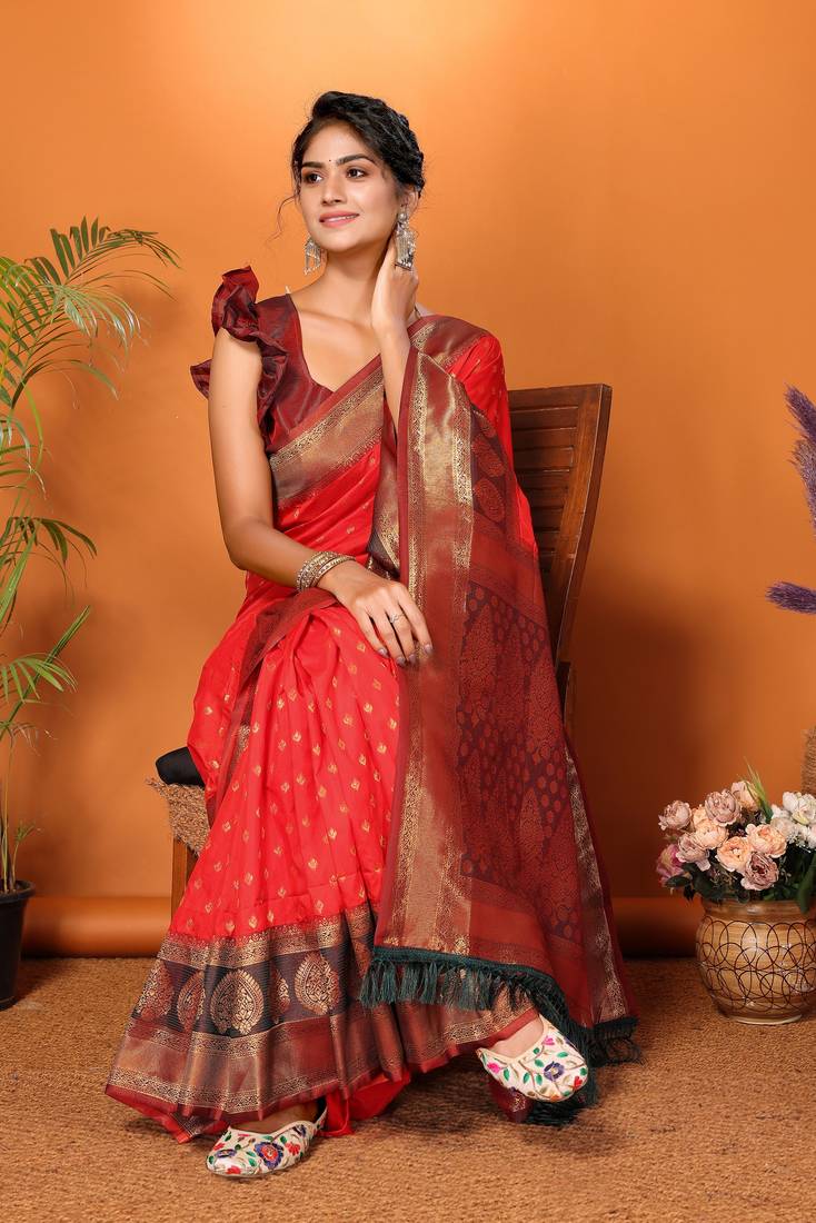 Red Woven Design Banarsi Silk Blend Saree With Unstitched Blouse Piece