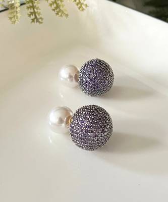Lavender double-sided dazzle studs 1