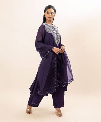 Purple embroidered kurta set 2