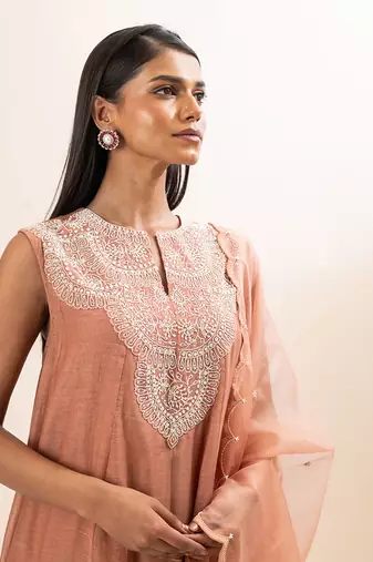 Dusty pink embroidered kurta set