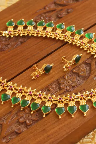 Kerala style gold platted palakka necklace set