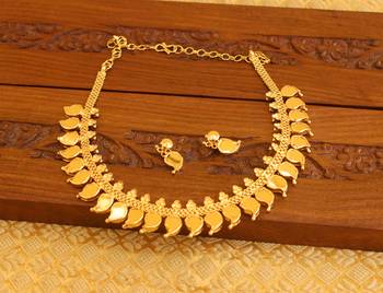 Kerala style gold platted mango palakka necklace set 3