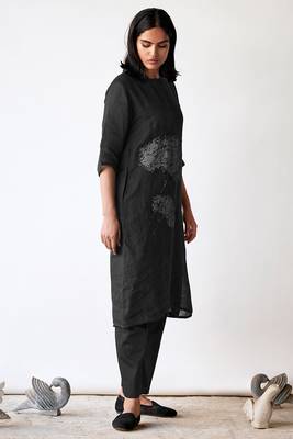 Black hand printed linen Kurta set 2
