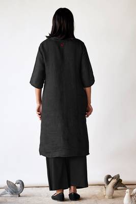 Black hand printed linen Kurta set 3