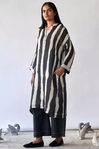 Black and tofu stripe linen Kurta set