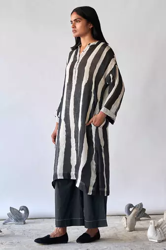 Black and tofu stripe linen Kurta set