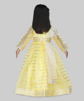 Yellow embroidered lehenga set 3