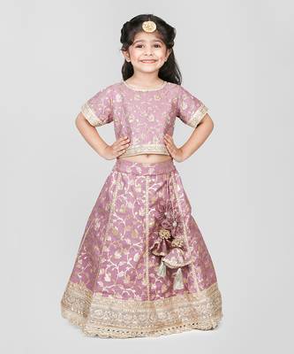 Lilac embroidered lehenga set 2