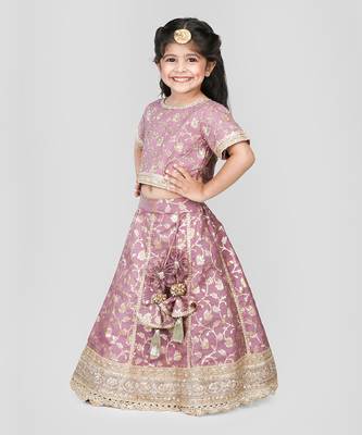Lilac embroidered lehenga set 3