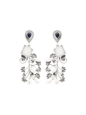 Silver toned beautifull studded earring 2