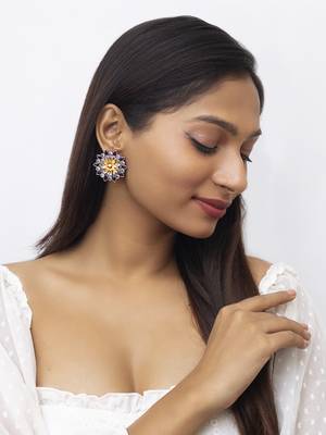 Silver plated flower shaped studs 2
