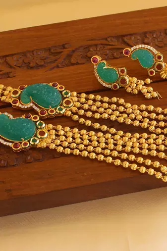 Gold platted multi layer necklace set