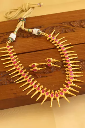 Gold platted ruby necklace set