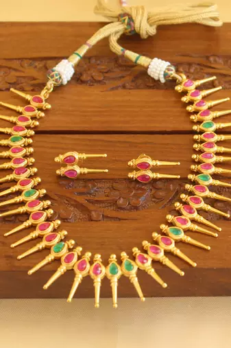 Gold platted ruby necklace set
