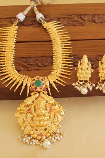 Gold platted lakshmi necklace set