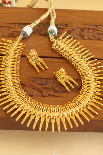 Gold platted cz necklace set