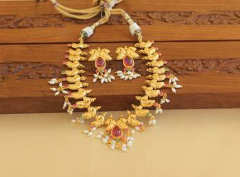 Gold platted peacock necklace set 1