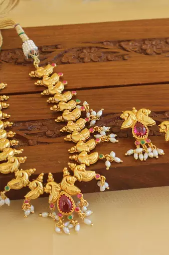 Gold platted peacock necklace set