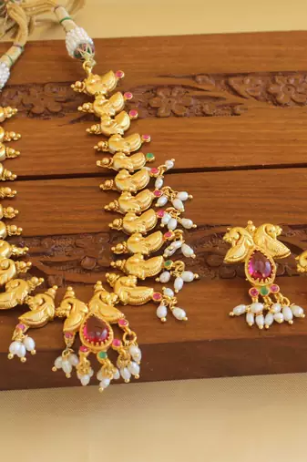 Gold platted peacock necklace set