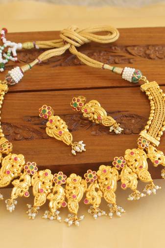 Gold platted peacock necklace set